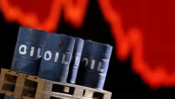 rosiya-rozglyadaye-mozhlivist-vstanovlennya-minimalnoyi-tsini-na-naftu-u-vidpovid-na-diyi-g7-bloomberg