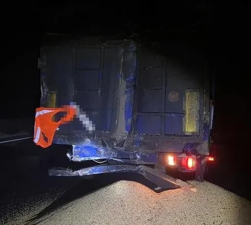 na-trasi-kiyiv-odesa-stalosya-zitknennya-zernovoza-iz-reysovim-avtobusom-zaginuv-voliy-5-lyudey-u-likarni