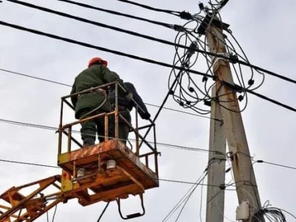 na-kiyivschini-cherez-negodu-bez-svitla-zhiteli-piv-sotni-naselenikh-punktiv