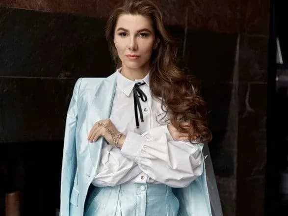 nasha-armiya-volonteriv-zhive-viklyuchno-zavdyaki-p2p-platezham-aktsioner-ibox-bank-alona-shevtsova