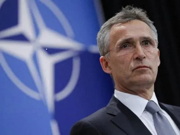 stoltenberg-vvazhaye-scho-rosiya-gotuyetsya-do-trivaloyi-viyni-ta-novikh-nastupiv