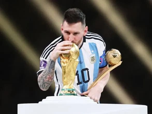 messi-stav-naykraschim-gravtsem-chs-2022