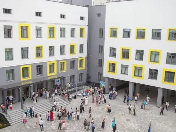 stolichna-vlada-oprilyudnila-zmini-v-otsinyuvanni-znan-uchniv-termin-otrimannya-semestrovikh-otsinok-prodovzhili