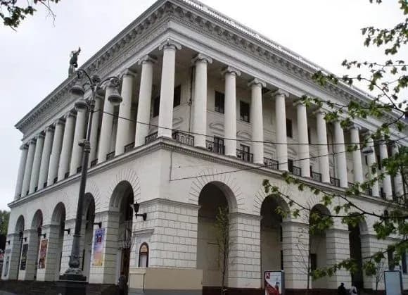 akademiya-imeni-chaykovskogo-narazi-ne-pereymenovuvatimetsya-reaktsiya-minkulta