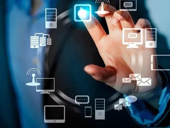 molodsha-auditoriya-ta-didzhitalizatsiya-u-mkhp-gromadi-nazvali-trendi-u-blagodiynosti-na-2023-rik