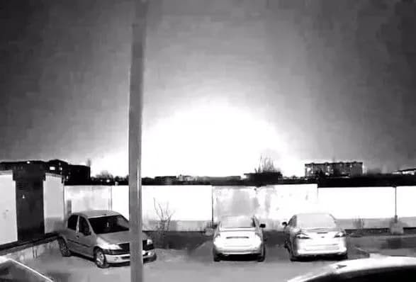 yaki-naslidki-mayut-vibukhi-na-aerodromi-v-engelsi-dlya-rosiyskoyi-aviatsiyi-rozpoviv-viyskoviy-ekspert-oleg-zhdanov