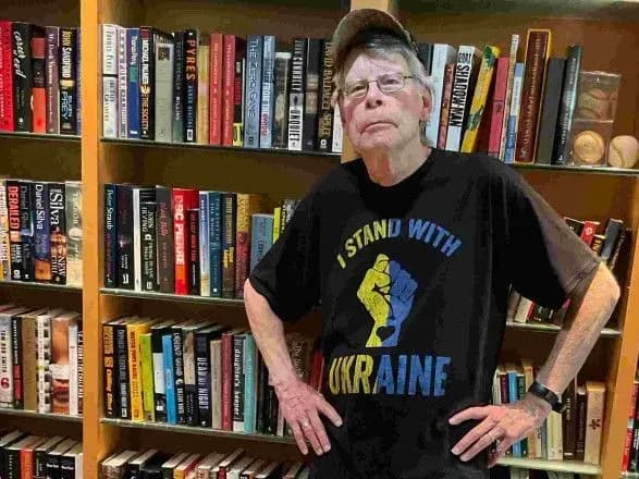 mir-v-ukrayini-stiven-king-vidpoviv-na-zapitannya-pro-naybilshu-mriyu-na-2023-rik