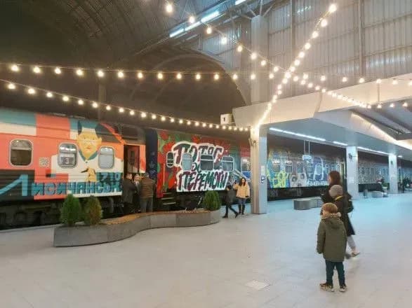 zapuscheniy-ukrzaliznitseyu-kiyivskiy-potyag-potrapiv-u-top-marshrutiv-yevropi-na-2023