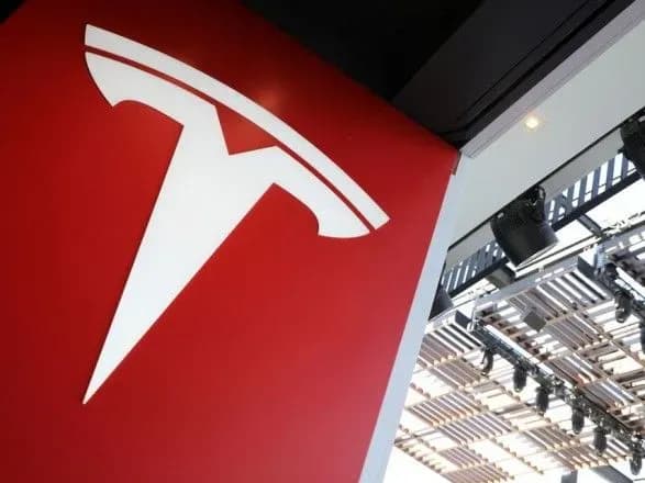 pivdenna-koreya-oshtrafuvala-tesla-na-2-2-mln-dol-za-perevischennya-zapasu-khodu-avto