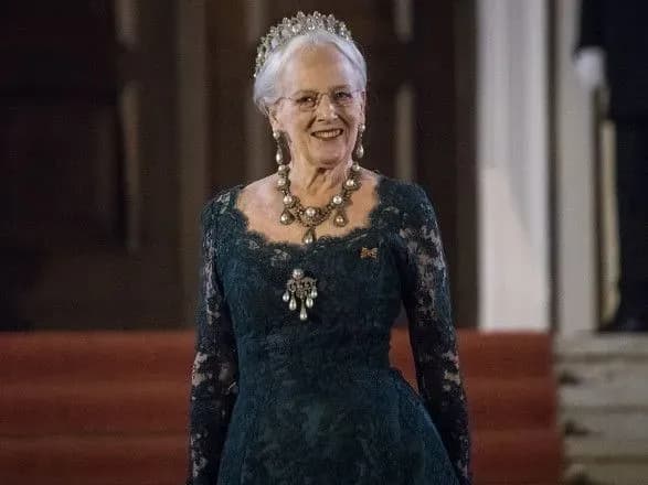 koroleva-daniyi-ne-bude-pokrovitelkoyu-knizhkovoyi-premiyi-andersena-cherez-rosiyanku-v-zhuri