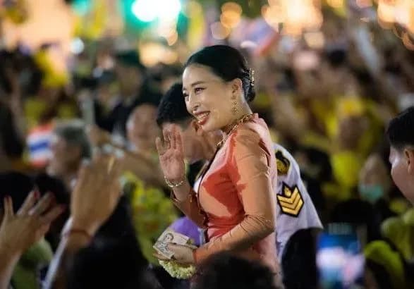 dochka-korolya-tayilandu-bez-svidomosti-kilka-tizhniv-pislya-togo-yak-znepritomnila