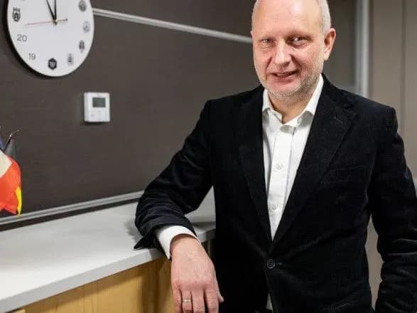 rosiya-vzhe-mayzhe-stoyit-pered-pitannyam-chogo-voni-dosyagnut-neskinchennimi-obstrilami-posol-yes-v-ukrayini