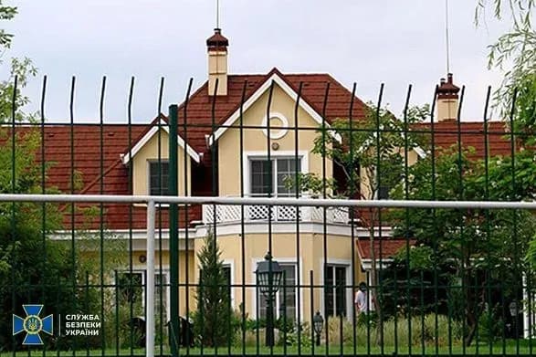 na-mayno-kolishnogo-ministra-osviti-tabachnika-na-ponad-2-mln-dol-naklali-aresht