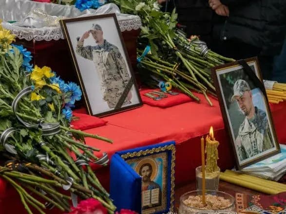 dopomagav-tyazhkoporanenim-evakuyuvatisya-poproschalis-z-prikordonnikom-yakiy-zaginuv-pid-soledarom