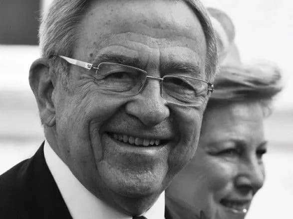 pomer-ostanniy-korol-gretsiyi