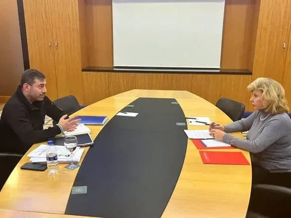 ombudsmeni-rf-ta-ukrayini-zustrilisya-dlya-obgovorennya-gumanitarnikh-problem