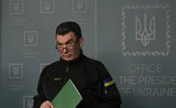 ne-rosiyani-a-zsu-budut-virishuvati-termini-zakinchennya-viyni-danilov