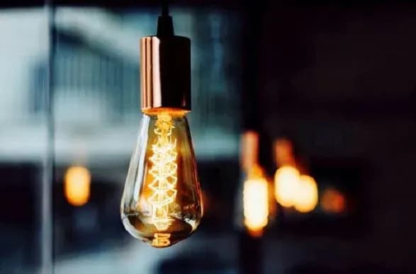 cherez-raketnu-zagrozu-u-kiyevi-vveli-ekstreni-vidklyuchennya-svitla