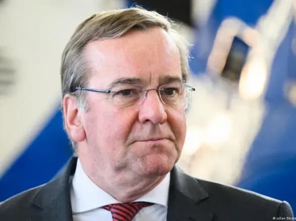 glava-minoboroni-frn-dopustiv-vidpravku-tankiv-leopard-2-ukrayini