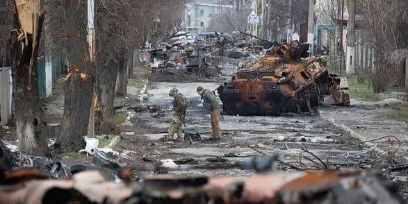 u-peterburzi-khakeri-viveli-na-ekrani-ermitazhu-povidomlennya-pro-buchu