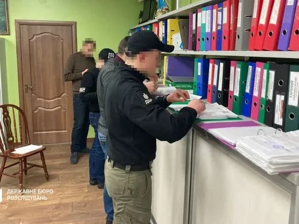 dbr-vikrilo-ta-zatrimalo-pidpriyemtsiv-yaki-prodavali-minoboroni-yaytsya-po-17-griven