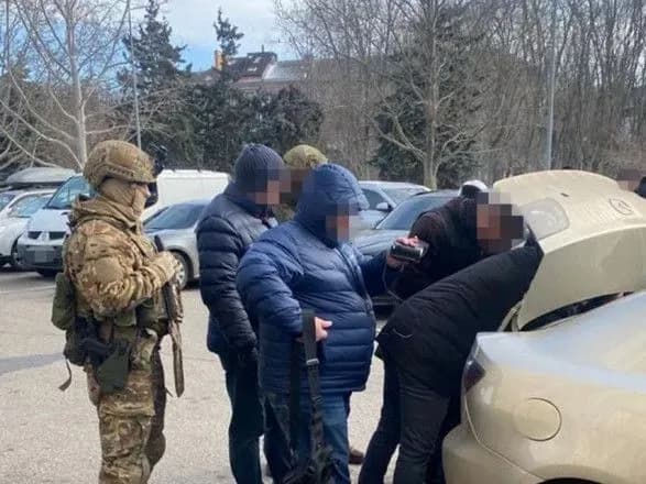 vimagav-groshi-z-pidpriyemtsiv-zatrimali-chinovnika-odeskoyi-ova