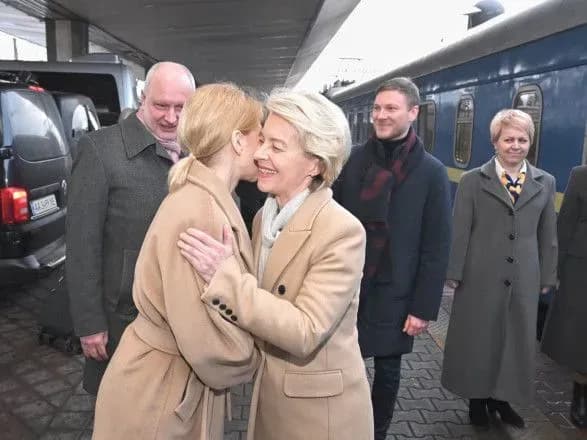 uchetverte-vid-pochatku-vtorgnennya-rf-prezidentka-yevrokomisiyi-pribula-do-kiyeva