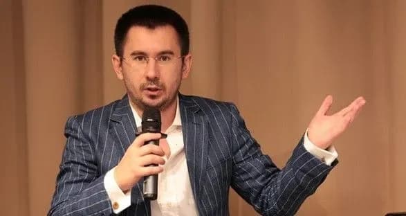 zaradi-khaypu-ta-mediynosti-mark-savchuk-pro-prichini-skandalu-navkolo-ministra-oboroni-reznikova