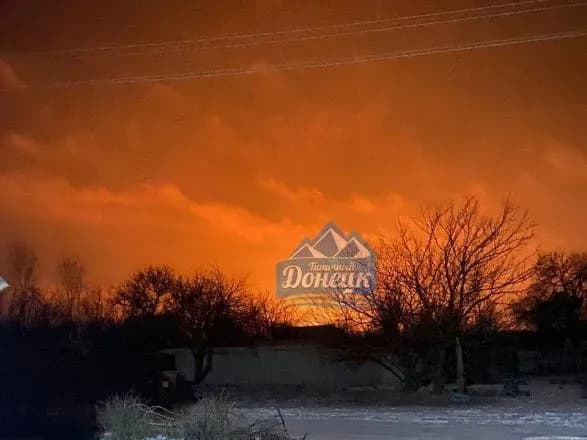 sotsmerezhi-povidomlyayut-pro-pozhezhu-na-gazovomu-truboprovodi-v-okupovaniy-makiyivtsi-video