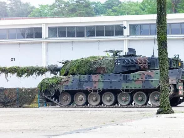 niderlandi-ta-daniya-ne-postachatimut-tanki-leopard-2-ukrayini-zmi