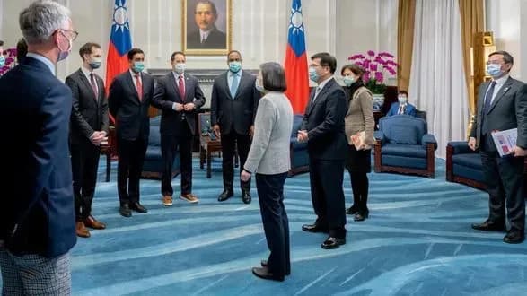 tayvan-obitsyaye-poglibiti-vidnosini-zi-ssha-na-tli-napruzhenosti-u-vidnosinakh-z-kitayem