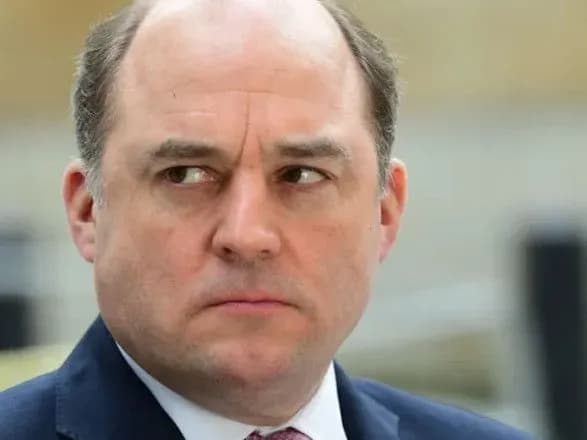 britaniya-zbilshuye-virobnitstvo-zbroyi-schob-dopomogti-ukrayini-volles