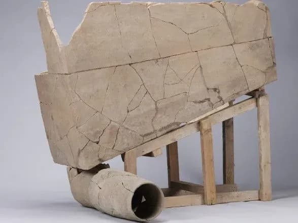 u-kitayi-znayshli-zalishki-starovinnogo-tualetu-vik-yakogo-skladaye-2400-rokiv