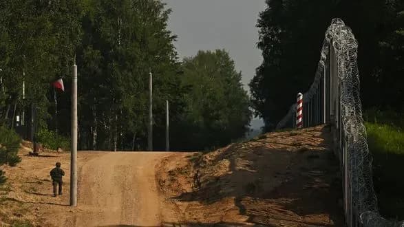 polscha-vstanovit-protitankoviy-zaslin-na-kordoni-z-bilorussyu-ta-rosiyeyu