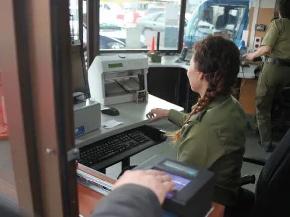 pislya-intsidentu-v-machulischakh-u-bilorusi-posilili-perevirku-na-viyizdakh-iz-krayini