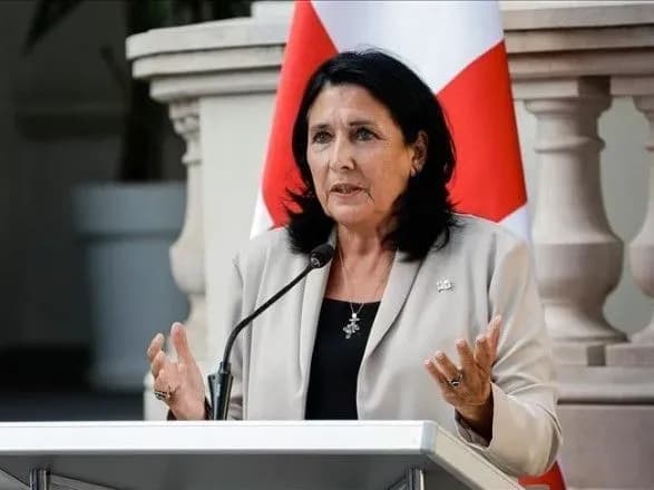 protesti-u-gruziyi-zurabishvili-skasuvala-vsi-zustrichi-v-nyu-yorku-i-vistupit-zi-zvernennyam-do-narodu