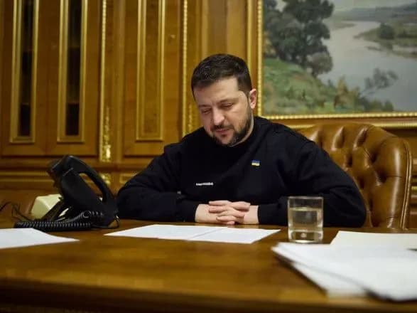 zelenskiy-obgovoriv-iz-premyerom-britaniyi-sunakom-oboronu-bakhmuta