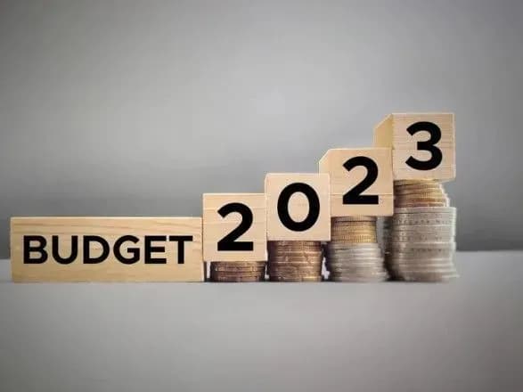 u-byudzhet-2023-vnesli-zmini-rekordno-rostut-vidatki-bilshist-ide-na-oboronu