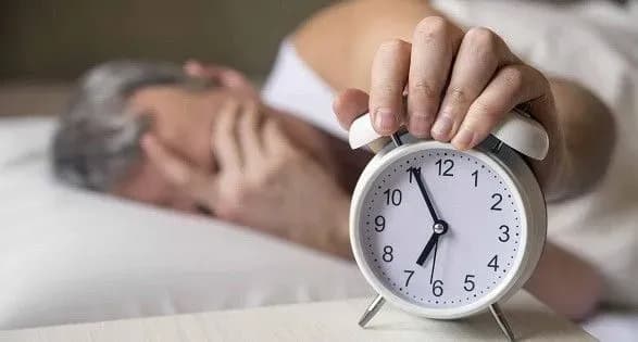 perekhid-na-litniy-chas-somnologinya-rozpovila-yak-dopomogti-organizmu-adaptuvatisya
