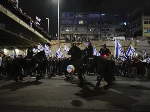 ministr-oboroni-izrayilyu-zaklikav-na-chas-zuipiniti-sudovu-reformu