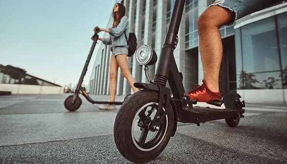 v-ukrayini-samokati-ta-monokolesa-viznali-transportnimi-zasobami