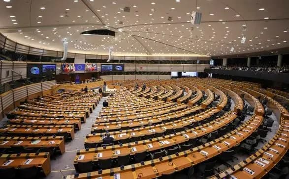 politsiya-provela-obshuk-u-shtab-kvartiri-yevropeyskoyi-narodnoyi-partiyi-u-bryusseli