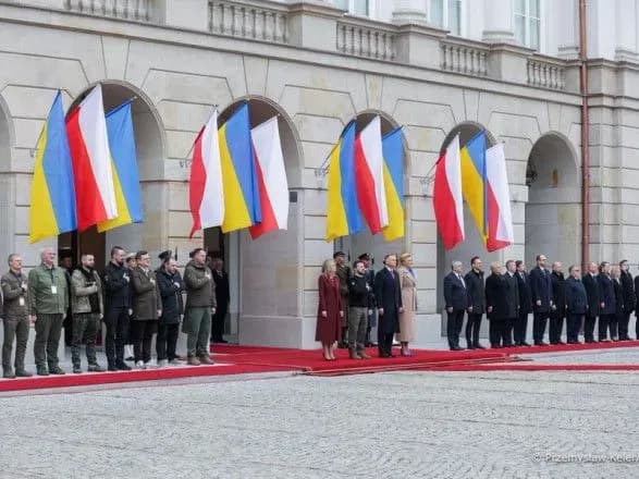 zelenskogo-z-pershoyu-ledi-ofitsiyno-zustrili-duda-z-druzhinoyu