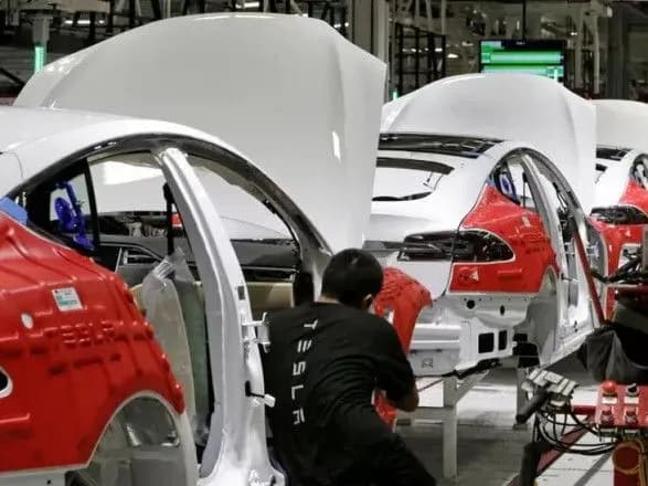 tesla-zobovyazali-viplatiti-kolishnomu-spivrobitniku-3-2-milyona-dolariv-u-spravi-pro-rasizm