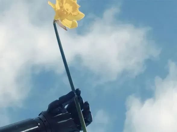 sleeper-ogolosiv-blagodiynu-aktsiyu-dlya-zboru-koshtiv-na-protezuvannya-postrazhdalikh-vnaslidok-viyni