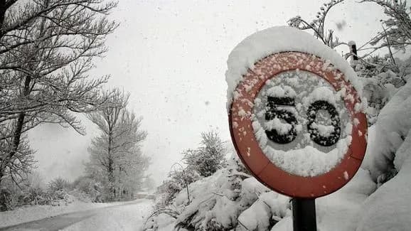 cherez-snigopad-bilshist-shkil-chernivtsiv-pereveli-na-distantsiyku