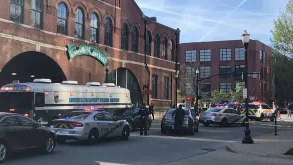 pyatero-lyudey-zaginuli-pid-chas-strilyanini-v-amerikanskomu-luyisvilli