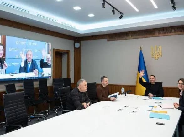 yermak-obgovoriv-z-ministrom-pidpriyemstv-i-virobnitstva-italiyi-ekonomichnu-spivpratsyu