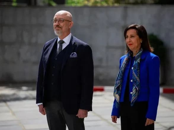 sistemi-ppo-artileriya-ta-flot-reznikov-rozpoviv-pro-scho-govoriv-z-ministrom-oboroni-ispaniyi