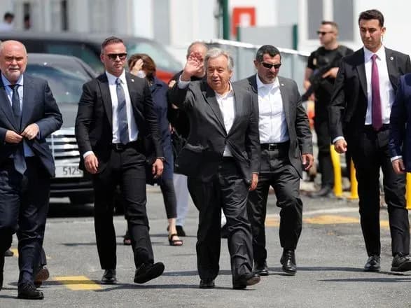 gensek-oon-viyaviv-nevdovolennya-bo-buv-zmusheniy-brati-uchast-u-nagorodzhenni-ukrayinskikh-zakhisnikiv-pid-chas-vizitu-u-berezni-wp